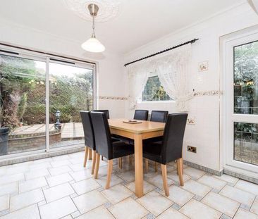 3 bedroom detached house to rent - Photo 3