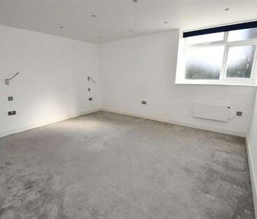 Bedroom Ground Floor Apartment In Godalming, GU7 - Photo 1