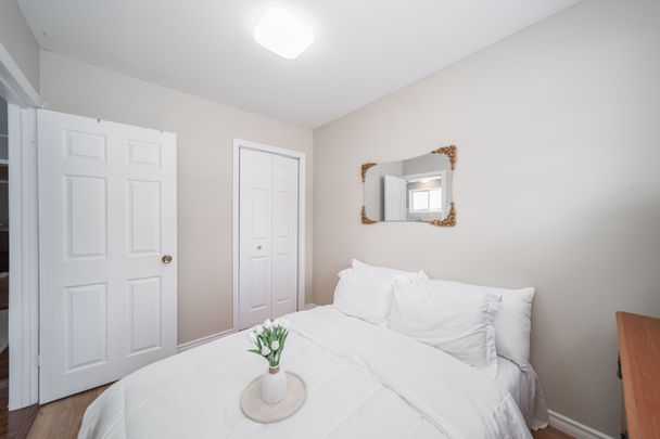 For Lease - 74 De La Salle Boulevard, Georgina, Ontario - Photo 1