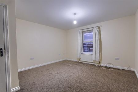 4 bedroom terraced house to rent - Photo 5