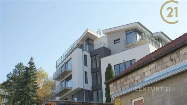 Krásný světlý byt 5+kk s terasou a garáží v novostavbě - Photo 1