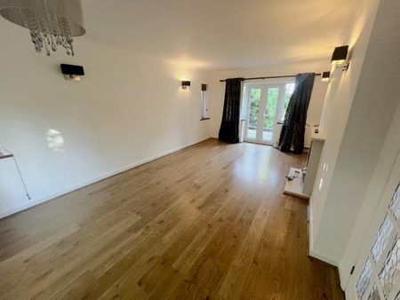 High View Road, Guildford, Surrey, GU2 - Photo 2