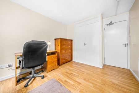 3 bedroom flat to rent - Photo 3