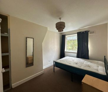 1 bedroom in a house share to rent - Photo 6