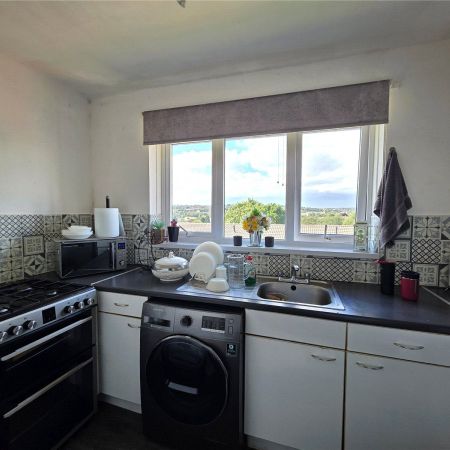 Cardigan Close, Batley, West Yorkshire, WF17 - Photo 3