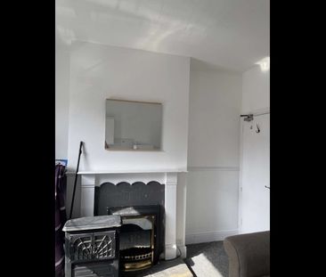 1 Bed Flat, Leeds, LS12 - Photo 2