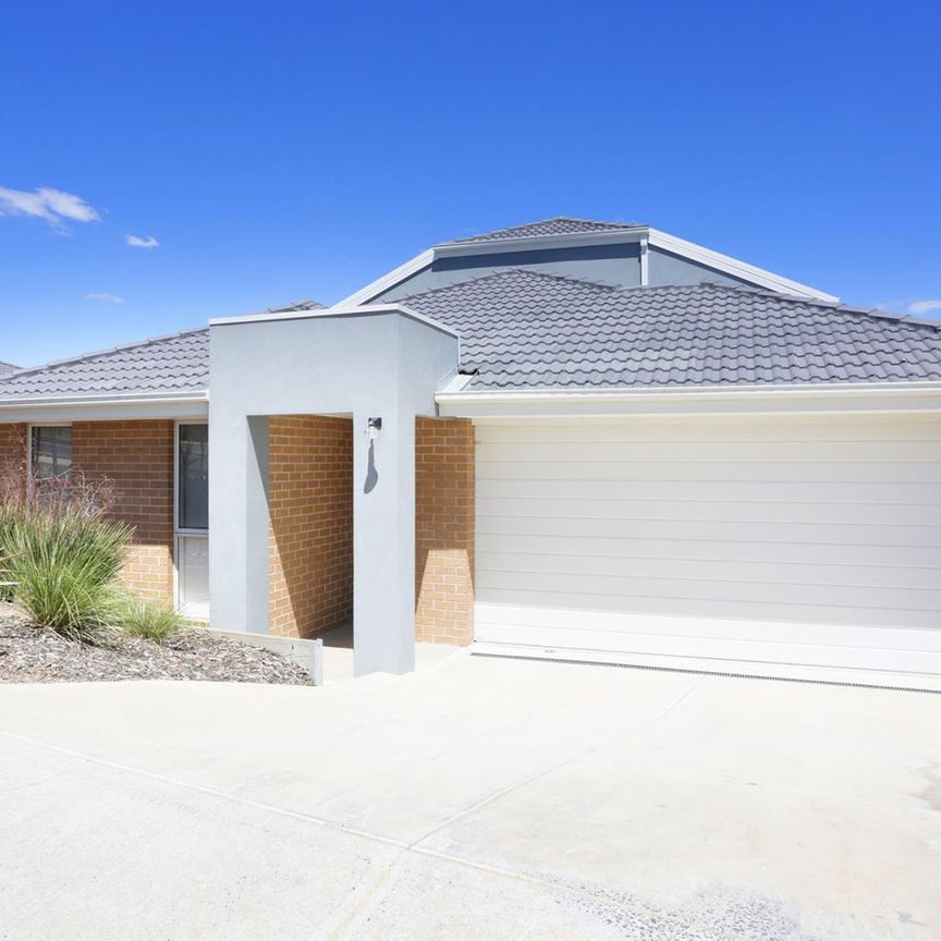 41 Altitude Drive, Doreen VIC 3754 - House For Rent | Domain - Photo 1
