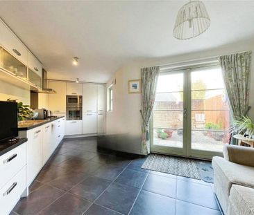3 bedroom end of terrace house to rent - Photo 4