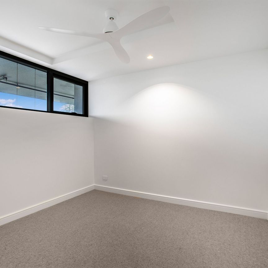 Brand New Apartment with Private Balcony&excl; - Photo 1