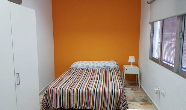 Calle Porvenir, Sevilla, Andalusia 41013 - Photo 1