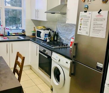 Room in a Shared House, Spencer Close, NW10 - Photo 3