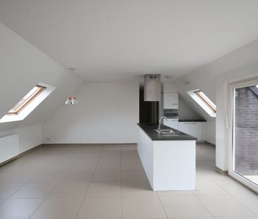 Instapklaar dakappartement te huur centrum Roeselare - Photo 1