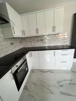 Bittenham Close, Stone, HP17 - Photo 1