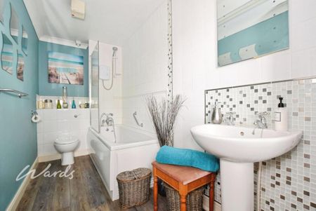 3 bedroom semi-detached house to rent - Photo 2