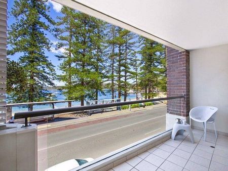 "GRANDE ESPLANADE" MANLY - FULLY FURNISHED APARTMENT - HOLIDAY & SHORT TERM RENTAL OK - Photo 5