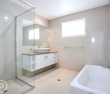 19 Lancaster Street, Coorparoo QLD 4151 - House For Rent | Domain - Photo 3