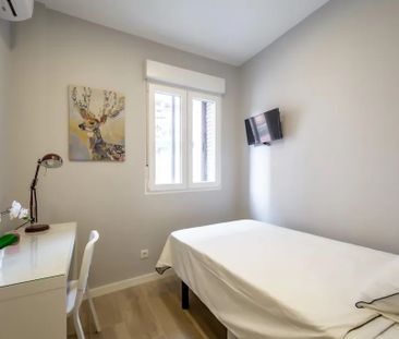 Calle del Puerto de Canfranc, Madrid, Community of Madrid 28038 - Photo 2