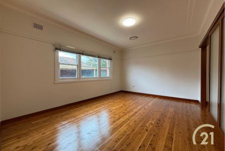 Updated Three Bedroom, Family Home! - Photo 3