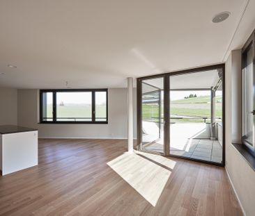 Hochwertige 3.5-Zimmerwohnung mit Weitblick ins Grüne - Photo 1