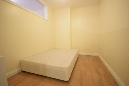 House share to rent - Photo 3