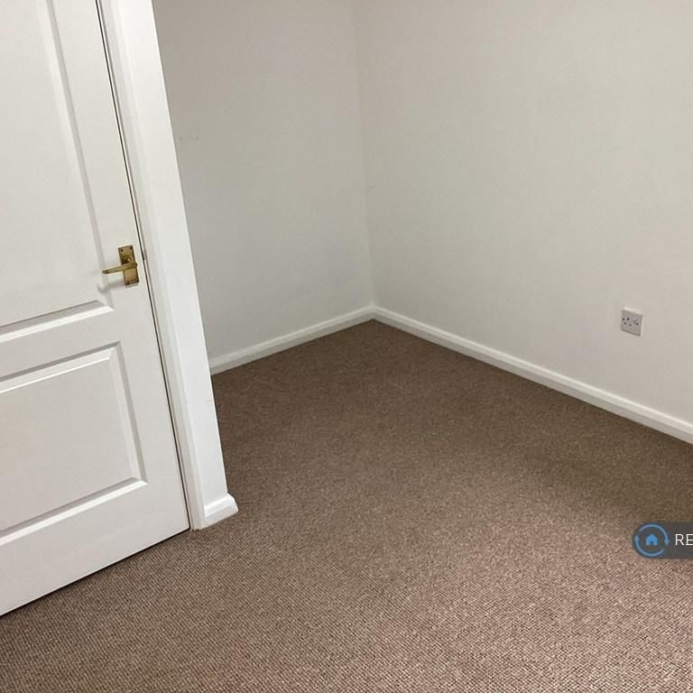 2 bedroom end of terrace house to rent - Photo 1