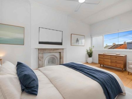 Charing Cross 3/4 Bedroom Apartment - Photo 3
