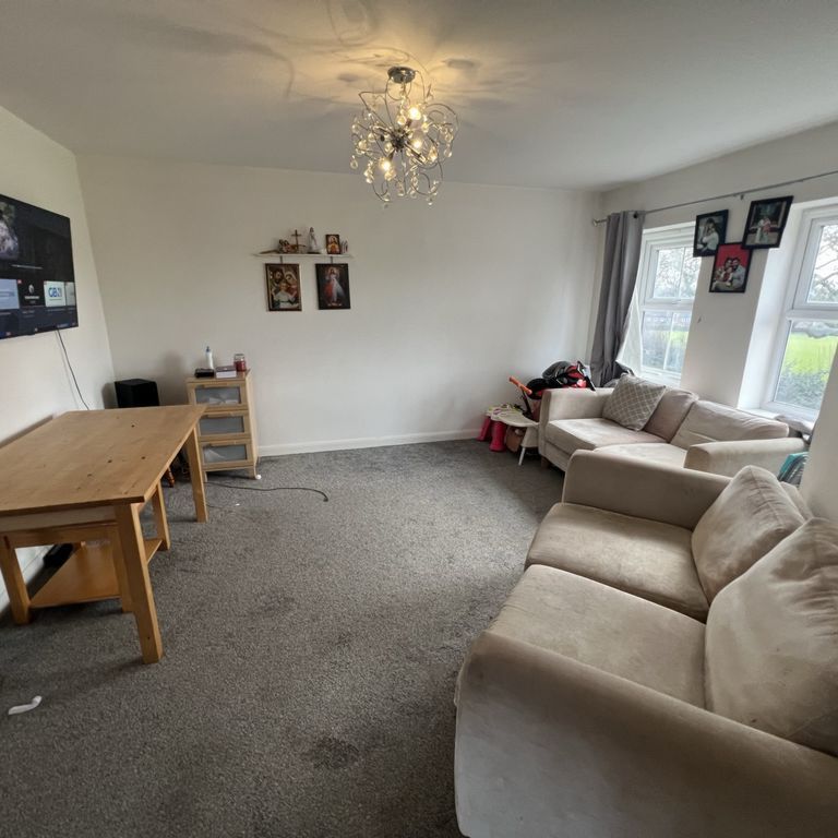 2 Bedroom Flat - Photo 1