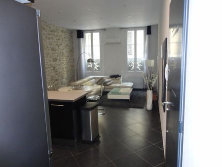 Location Appartement 3 pièces 75m² MARSEILLE 2ème - Photo 2