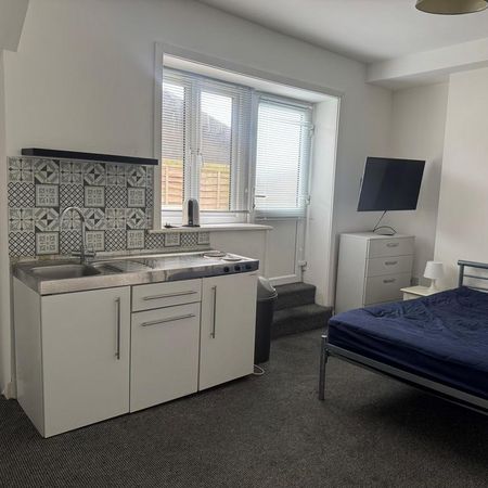 1 bedroom flat to rent - Photo 4