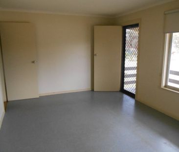 Lovely Three Bedroom Home - Photo 1