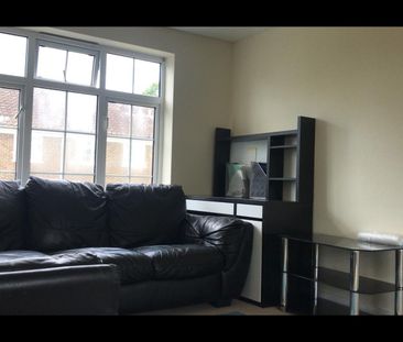 2 Bed Flat, Edith Court, CR0 - Photo 2