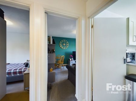 Percy Avenue, Ashford, Surrey,TW15 - Photo 5