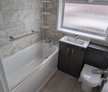 2 bedroom flat to rent - Photo 6