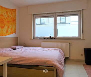 Instapklaar gelijkvloers appartement met garagebox te huur in Gent - Photo 2
