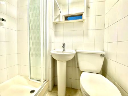 1 Bedroom House - Photo 2