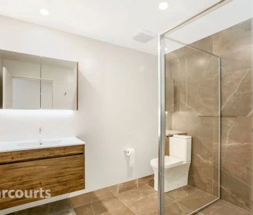 “Modern Apartment in excellent location” - Photo 3