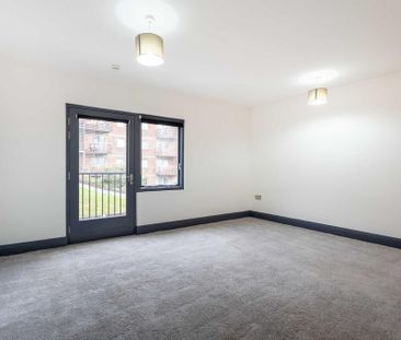 2 bedroom flat to rent - Photo 2