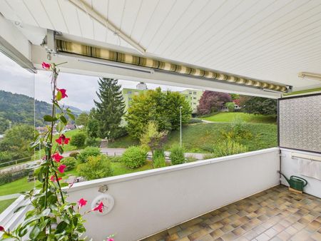 GENEROUS IN FAMILY-FRIENDLY NEIGHBORHOOD - Photo 4