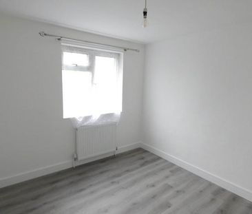 2 bedroom end of terrace house to rent - Photo 6