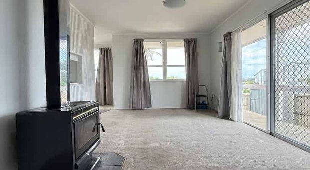 2 Bedroom Home with Warm, Sunny & Convenient Living - Photo 1