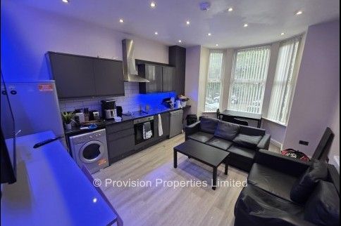 4 Bedroom 4 En-suite - Photo 1