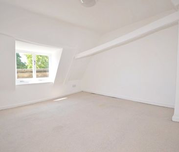 2 bedroom apartment to rent West Street, Chichester, West Sussex, PO19 - Photo 2
