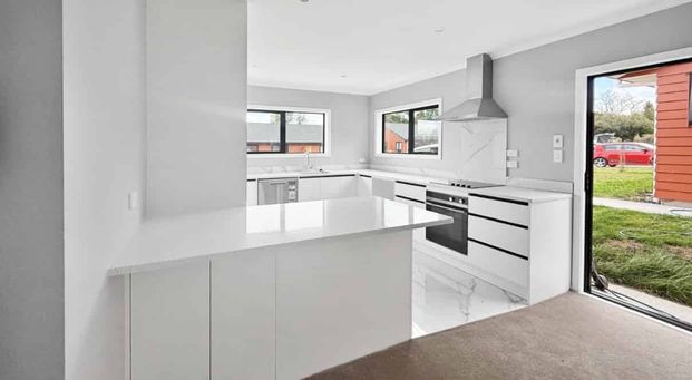 2 BED ACACIA BAY FIXED TERM - Photo 1