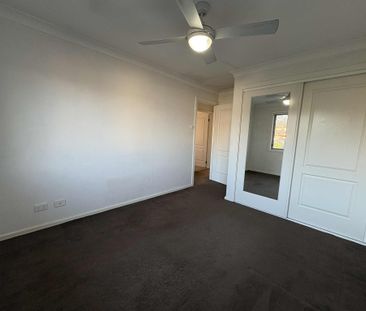 Stylish 3-Bedroom Townhouse in Prime Birmingham Gardens Location - Photo 5