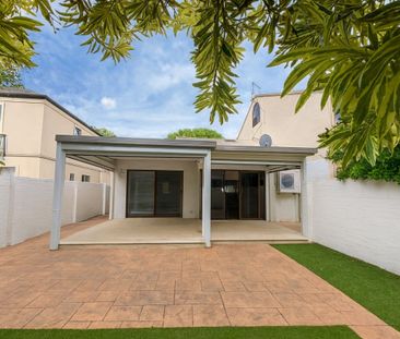 Prestige Location – Stylish Home with Space, Security & Class - Photo 4