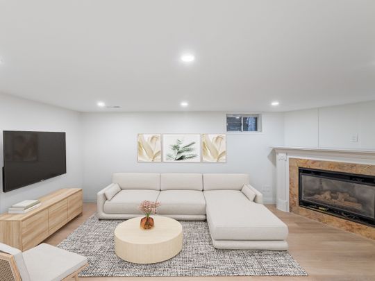 For Lease - 588 Victoria Park Avenue Unit# Lower, Toronto, Ontario - Photo 1