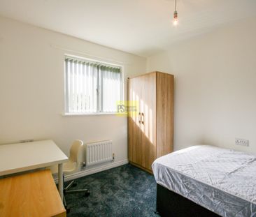 17 Kellett Road - Photo 3