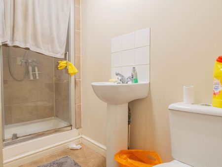 2 bedroom apartment to rent - Photo 4