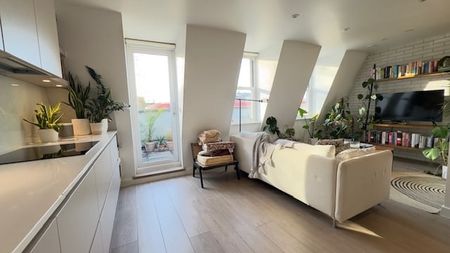 1 Bed Flat, Britton Street, EC1M - Photo 2