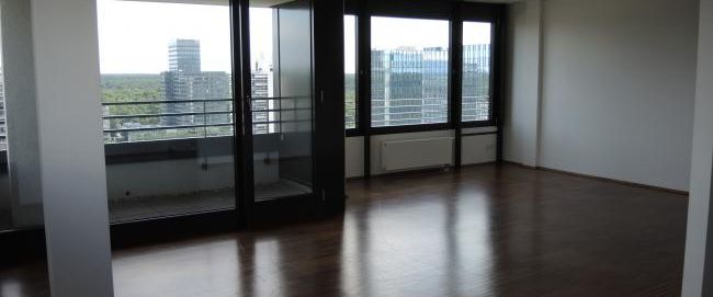 Über den Dächern von Frankfurt - Exklusive 4 Zimmer Wohnung in Ffm-Niederrad - Photo 1